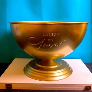 Ice bucket - Cheers To Love ❤️